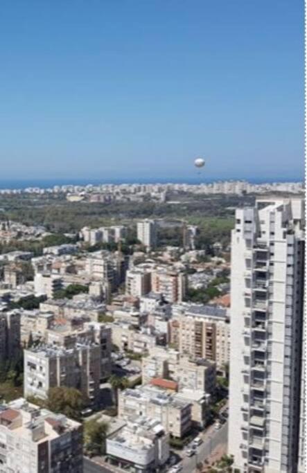 Beautiful Penthouse W/Amazing View, Prime Location Apartment Ramat Gan Luaran gambar