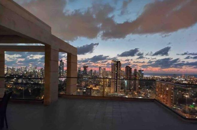 Beautiful Penthouse W/Amazing View, Prime Location Apartment Ramat Gan Luaran gambar