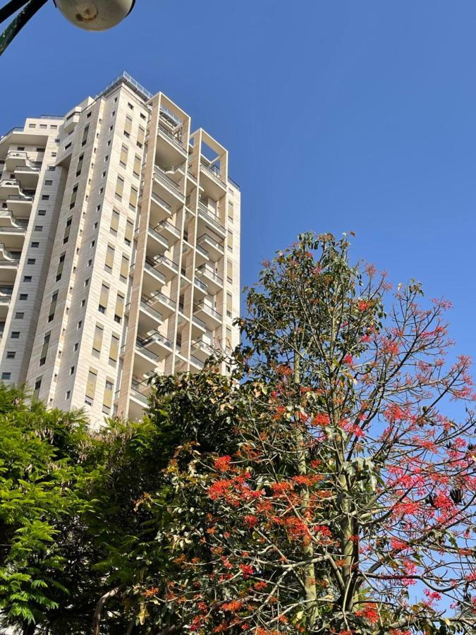 Beautiful Penthouse W/Amazing View, Prime Location Apartment Ramat Gan Luaran gambar
