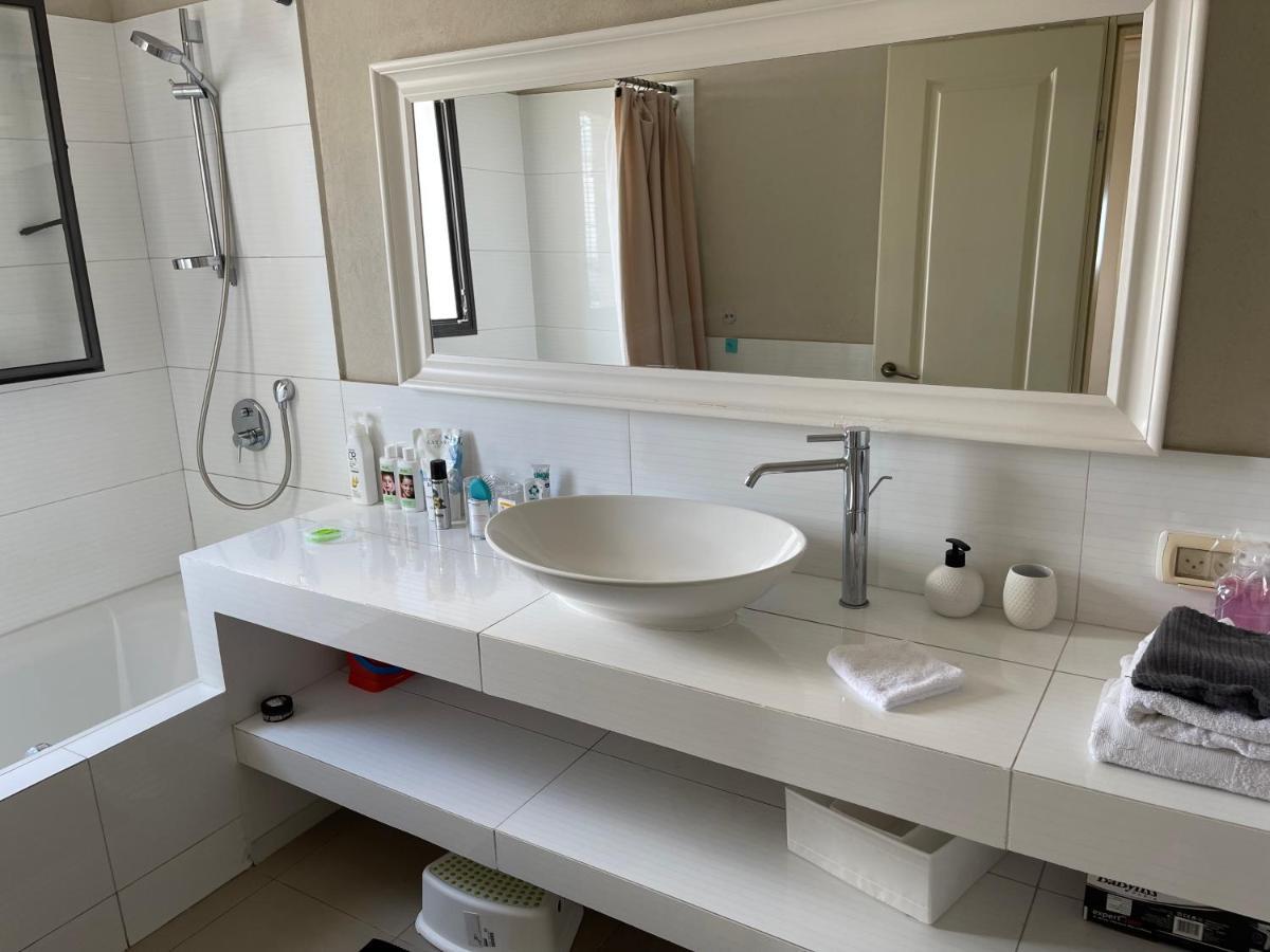 Beautiful Penthouse W/Amazing View, Prime Location Apartment Ramat Gan Luaran gambar