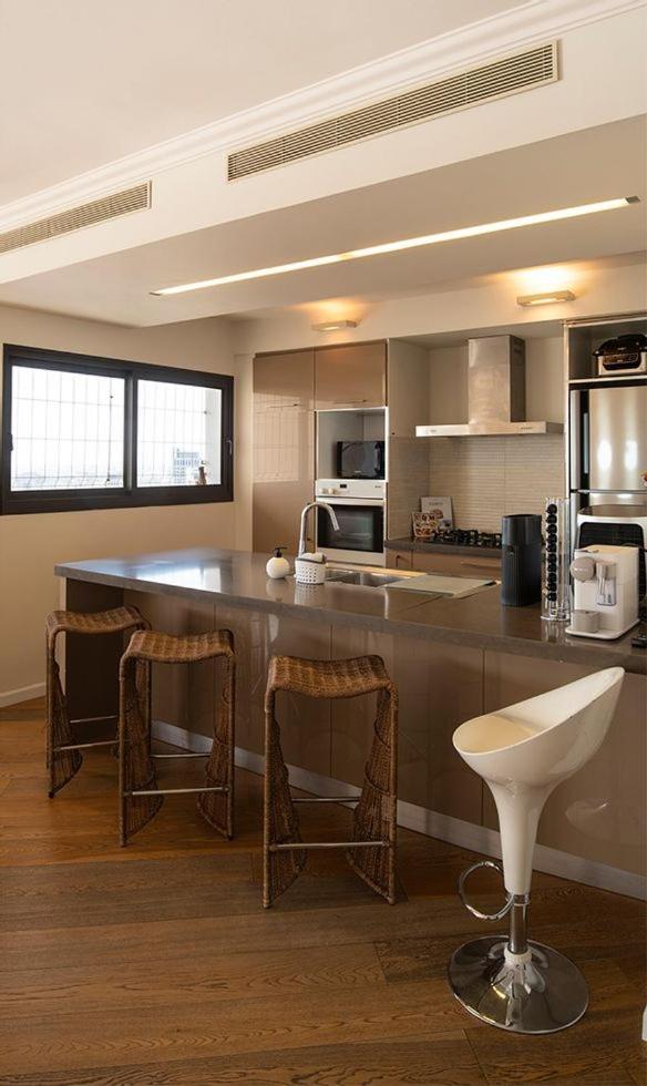 Beautiful Penthouse W/Amazing View, Prime Location Apartment Ramat Gan Luaran gambar